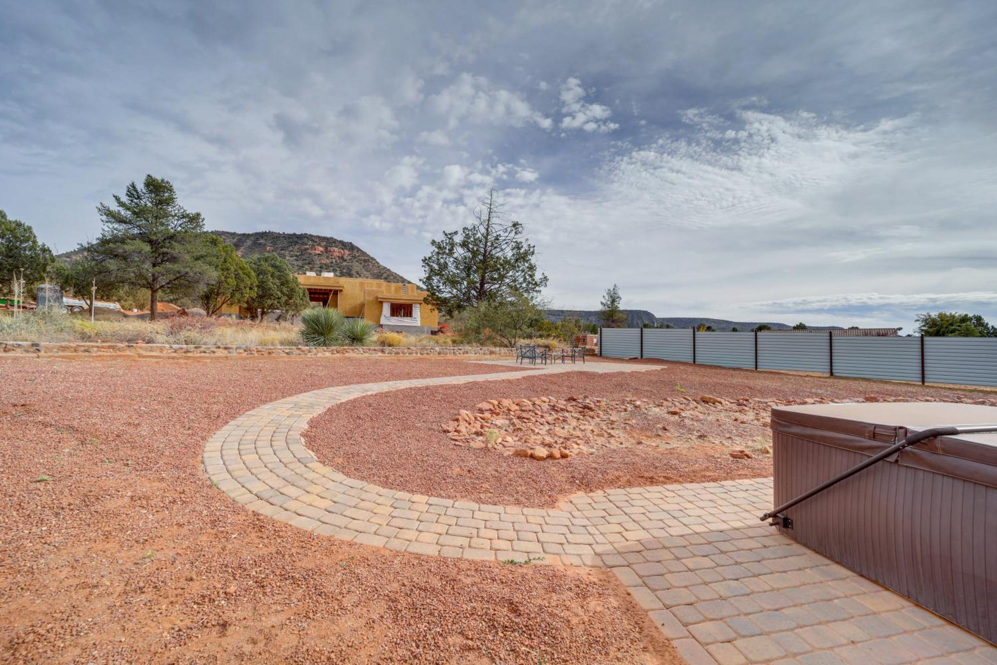Red Rock Dog-Friendly Home Near Hiking Trails! 塞多纳 外观 照片