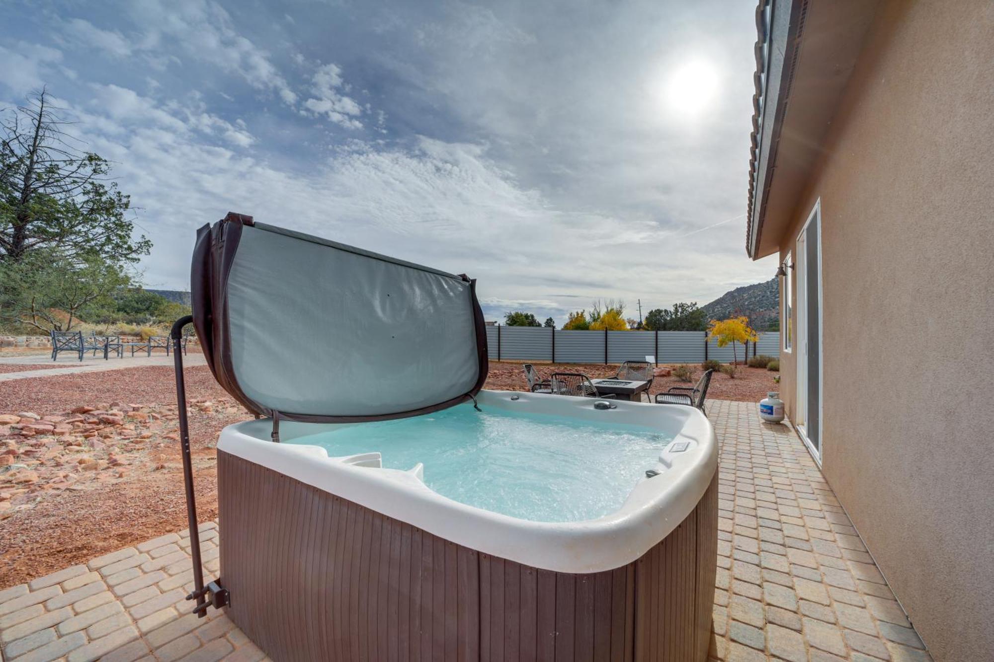 Red Rock Dog-Friendly Home Near Hiking Trails! 塞多纳 外观 照片